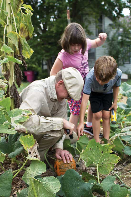 Source: Mother Earth News, Gardening in the community includes all ages 